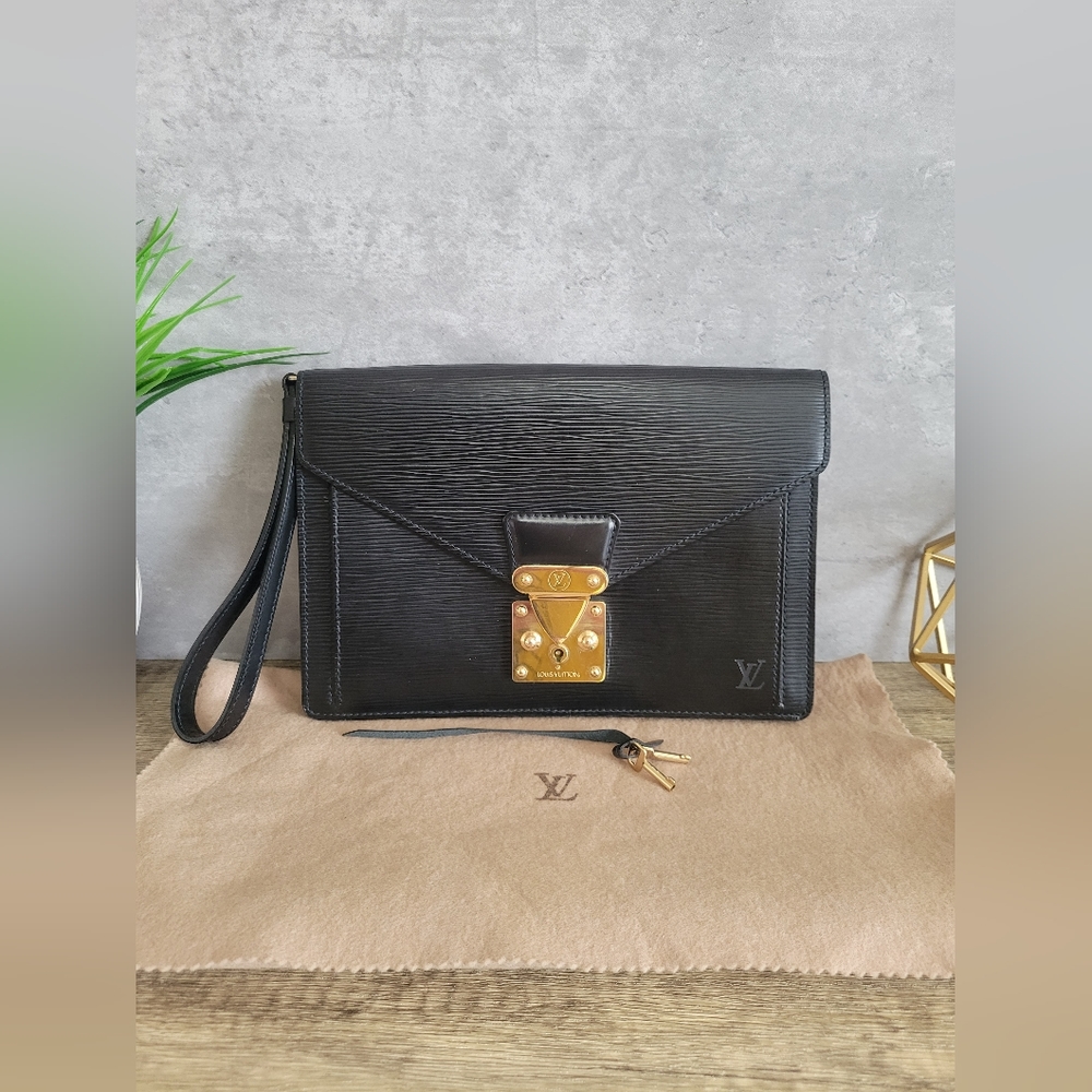 Louis Vuitton Epi Pochette Sellier Dragonne Clutch